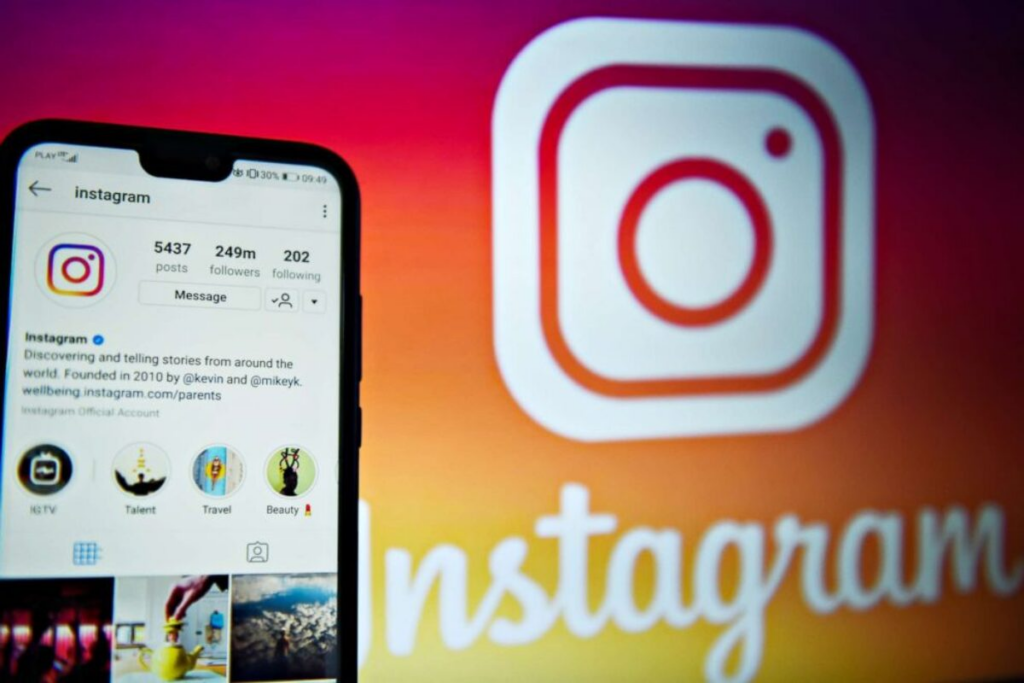 Bản chất kỹ thuật của việc tăng số lượt theo dõi Instagram giả