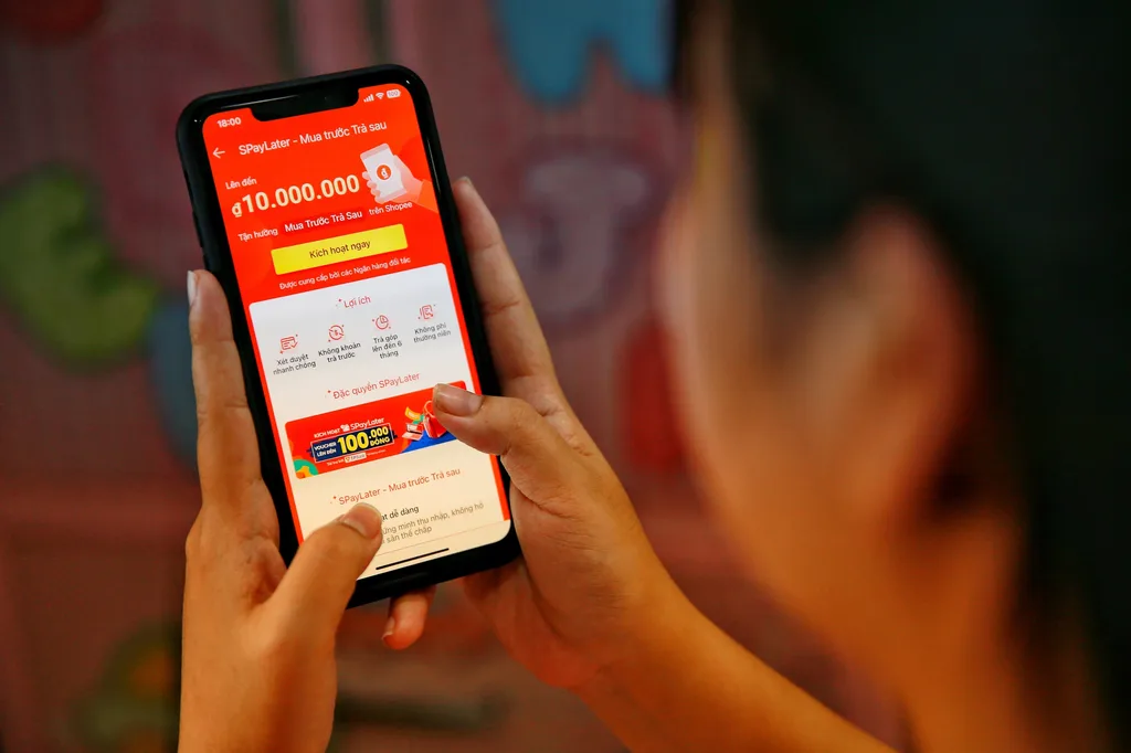 Tác động của mua trước trả sau Shopee tới tâm lý chốt đơn